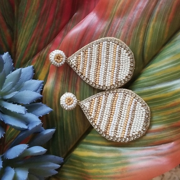 Earrings. Teardrop Shaped. White, Tan & Metallic Gold Beaded. NWT. - Picture 6 of 7